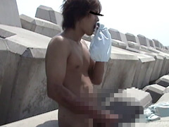 変態アスリートが盗んだ下着で野外オナニー！？