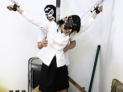 OLを磔台に拘束して長時間連続でくすぐってみたら爆笑