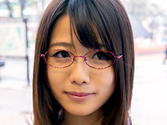E★人妻DX さやかさん 28歳 眼鏡が素敵なIカップ奥さま