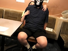 M男が、美人スパイにくすぐりの刑される