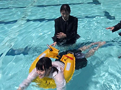 乱入者と水泳訓練