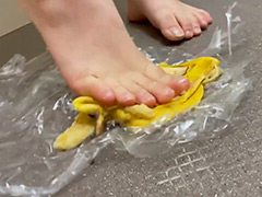踏み潰しCRUSHのある風景1 裸足編