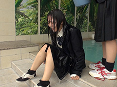 卒業前の水掛祭り