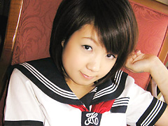 淫臭漂う学生服 泉まりん