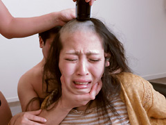 落ち武者×スキンヘッド凌○FUCK 高見理紗 19才